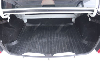 Подержанный автомобиль Renault Logan Sedan 2011 года (10 фото)