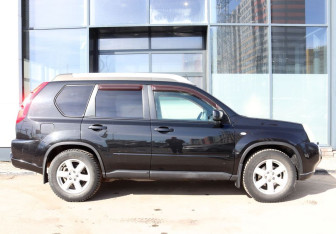 Подержанный автомобиль Nissan X-Trail 2008 года (8 фото)