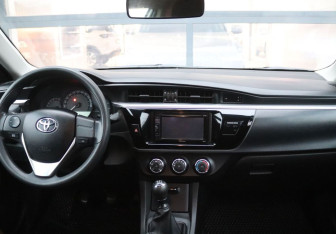 Подержанный автомобиль Toyota Corolla Sedan 2014 года (15 фото)