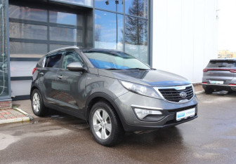 Подержанный автомобиль Kia Sportage 2011 года (7 фото)