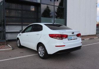 Подержанный автомобиль Kia Rio Sedan 2016 года (3 фото)
