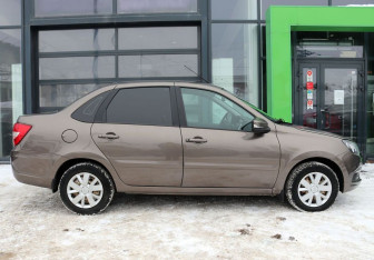 Подержанный автомобиль LADA (ВАЗ) Granta Sedan 2021 года (6 фото)