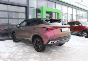 Подержанный автомобиль Omoda C5 2024 года (3 фото)