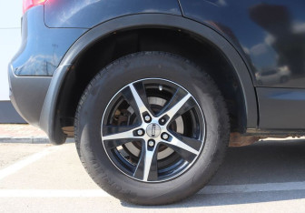 Подержанный автомобиль Nissan Qashqai 2008 года (10 фото)