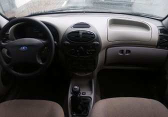 Подержанный автомобиль LADA (ВАЗ) Kalina Hatchback 2012 года (15 фото)