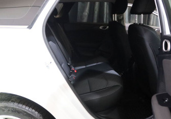 Подержанный автомобиль Kia Ceed Wagon 2022 года (12 фото)