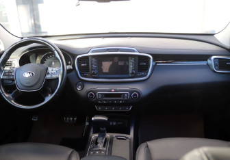 Подержанный автомобиль Kia Sorento 2019 года (15 фото)
