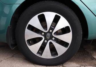 Подержанный автомобиль Kia Rio Sedan 2011 года (9 фото)