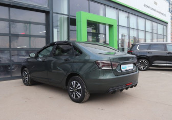 Подержанный автомобиль LADA (ВАЗ) Vesta Sedan 2016 года (3 фото)