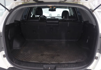 Подержанный автомобиль Kia Sorento 2010 года (10 фото)