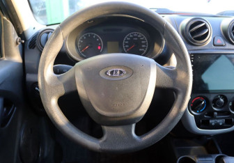 Подержанный автомобиль LADA (ВАЗ) Granta Sedan 2013 года (16 фото)