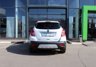 Подержанный автомобиль Opel Mokka 2014 года (4 фото)