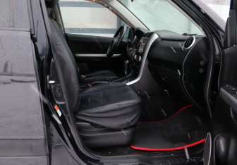Подержанный автомобиль Suzuki Grand Vitara 2010 года (13 фото)