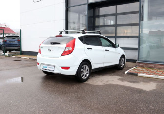 Подержанный автомобиль Hyundai Solaris Hatchback 2012 года (5 фото)