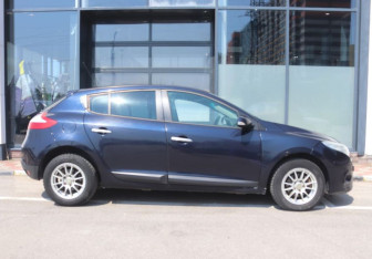 Подержанный автомобиль Renault Megane Hatchback 2012 года (6 фото)