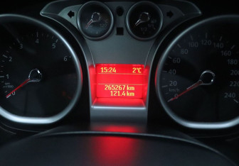 Подержанный автомобиль Ford Focus Sedan 2008 года (16 фото)