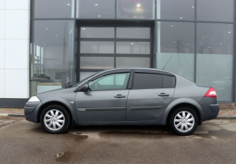 Подержанный автомобиль Renault Megane Sedan 2006 года (2 фото)