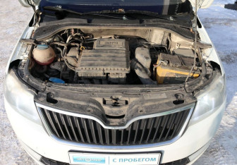 Подержанный автомобиль Skoda Rapid Liftback 2017 года (9 фото)