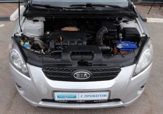 Подержанный автомобиль Kia Ceed Hatchback 2009 года (10 фото)