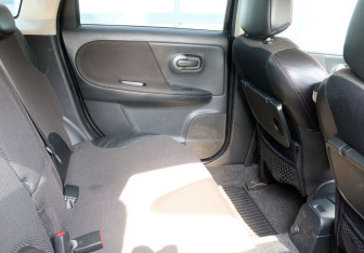 Подержанный автомобиль Nissan Note 2007 года (11 фото)
