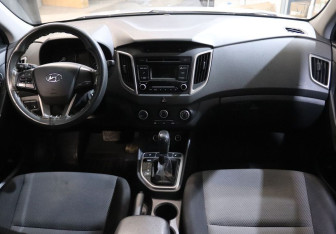 Подержанный автомобиль Hyundai Creta 2019 года (14 фото)