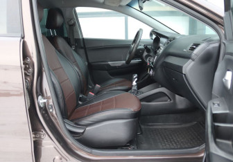 Подержанный автомобиль Kia Rio Sedan 2014 года (12 фото)