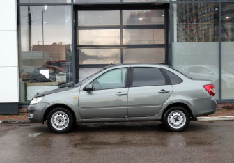 Подержанный автомобиль LADA (ВАЗ) Granta Sedan 2013 года (2 фото)