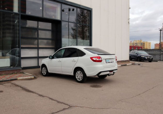 Подержанный автомобиль LADA (ВАЗ) Granta Liftback 2023 года (3 фото)