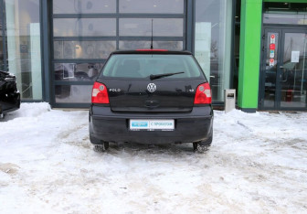 Подержанный автомобиль Volkswagen Polo Hatchback 2004 года (4 фото)