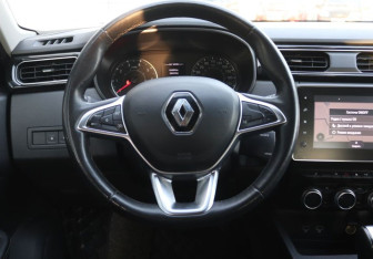 Подержанный автомобиль Renault Arkana 2019 года (13 фото)