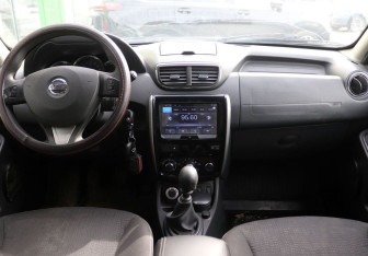 Подержанный автомобиль Nissan Terrano 2018 года (11 фото)