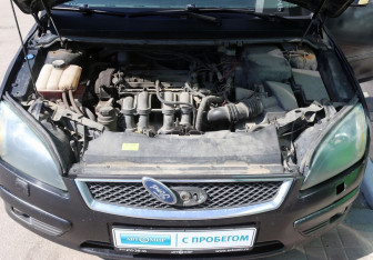 Подержанный автомобиль Ford Focus Sedan 2006 года (16 фото)