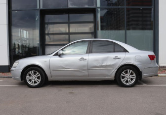 Подержанный автомобиль Hyundai Sonata 2008 года (2 фото)