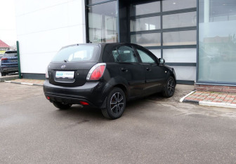 Подержанный автомобиль Kia Rio Hatchback 2010 года (5 фото)