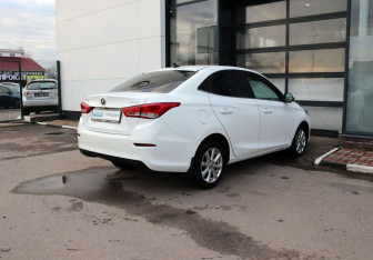 Подержанный автомобиль Changan Alsvin 2023 года (5 фото)