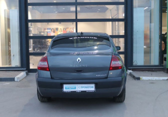 Подержанный автомобиль Renault Megane Sedan 2006 года (4 фото)