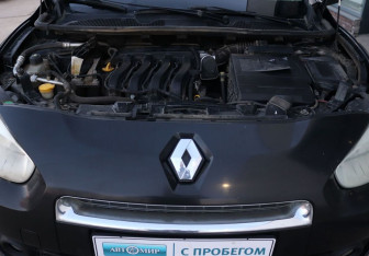 Подержанный автомобиль Renault Fluence 2012 года (14 фото)