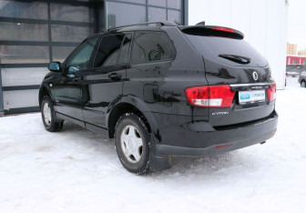Подержанный автомобиль SsangYong Kyron 2008 года (3 фото)