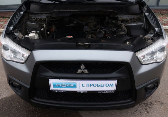 Подержанный автомобиль Mitsubishi ASX 2013 года (10 фото)