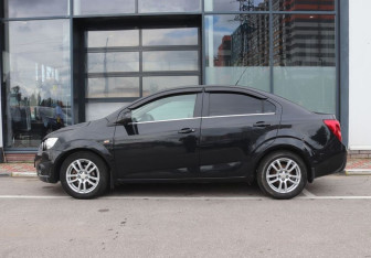 Подержанный автомобиль Chevrolet Aveo Sedan 2012 года (2 фото)