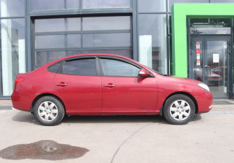 Подержанный автомобиль Hyundai Elantra Sedan 2010 года (6 фото)