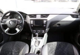Подержанный автомобиль Skoda Octavia Liftback 2014 года (15 фото)