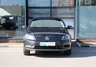 Подержанный автомобиль Volkswagen Passat Sedan 2011 года (3 фото)