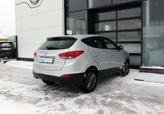Подержанный автомобиль Hyundai ix35 2014 года (5 фото)