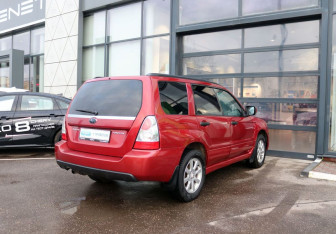 Подержанный автомобиль Subaru Forester Suv 2006 года (5 фото)