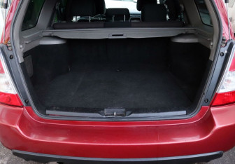 Подержанный автомобиль Subaru Forester Suv 2006 года (11 фото)