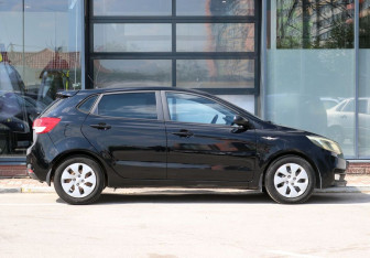 Подержанный автомобиль Kia Rio Hatchback 2016 года (4 фото)