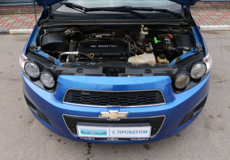 Подержанный автомобиль Chevrolet Aveo Sedan 2012 года (10 фото)