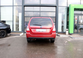 Подержанный автомобиль Subaru Forester Suv 2006 года (4 фото)