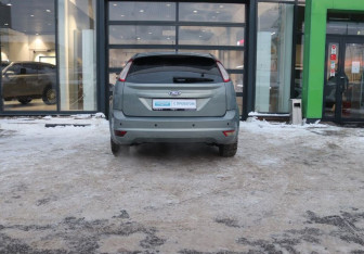 Подержанный автомобиль Ford Focus Hatchback 2009 года (4 фото)